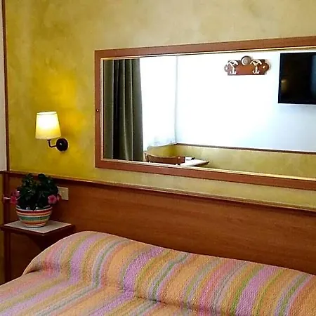Hotel Romana 3*