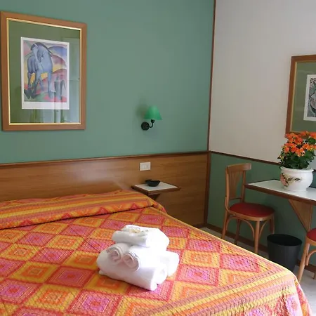 Romana Отель Линьяно-Саббьядоро