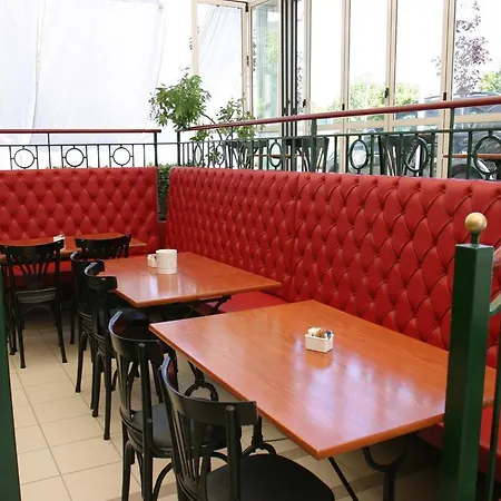 Отель Romana 3*