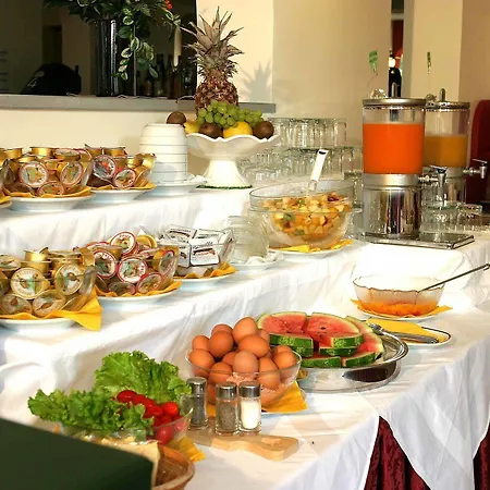 Romana Hotel 3*